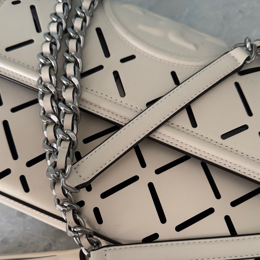 Tory Burch Cream Cut-Out Shoulder Bag - Picture 11 of 16